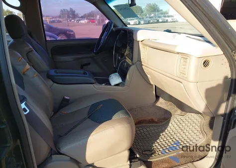 2003 Chevrolet Avalanche 1500 from USA, damaged, VIN 3GNEC13T83G264051